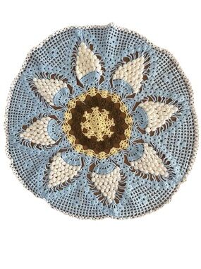 Large 26” Crochet Yarn Doily Table Topper Popcorn Stitch Blue Floral VTG